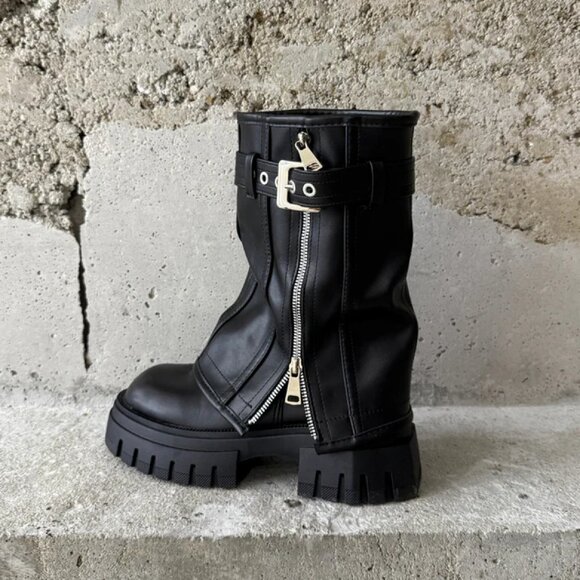 [SOLD]Asyllum Black Belted Platform Fold Over Chunky Boots Size US 9 EU 40 - Picture 2 of 7